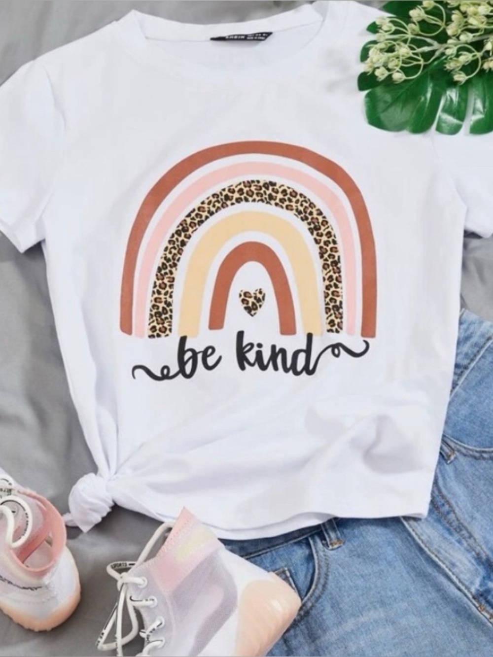 Be Kind Shirt! Perfect Teacher or Nurse T-shirt!